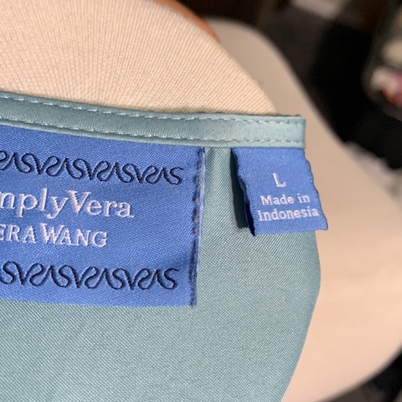 Vera Wang Sleeveless blue silk blouse Pale blue blouse ruffle down the front - Picture 5 of 5